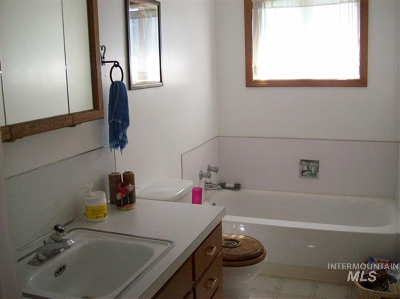 721 Mendiola Rd Property Photo 8