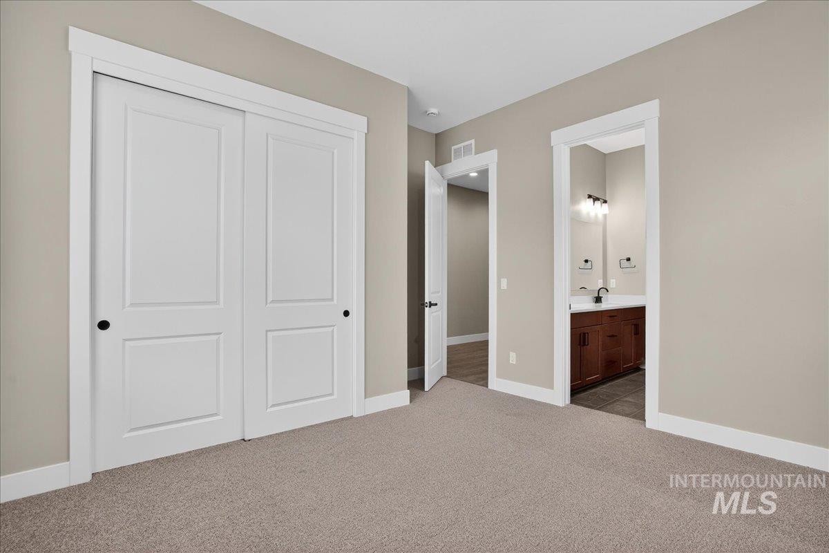 2431 N Black Fire Ave Property Photo 28