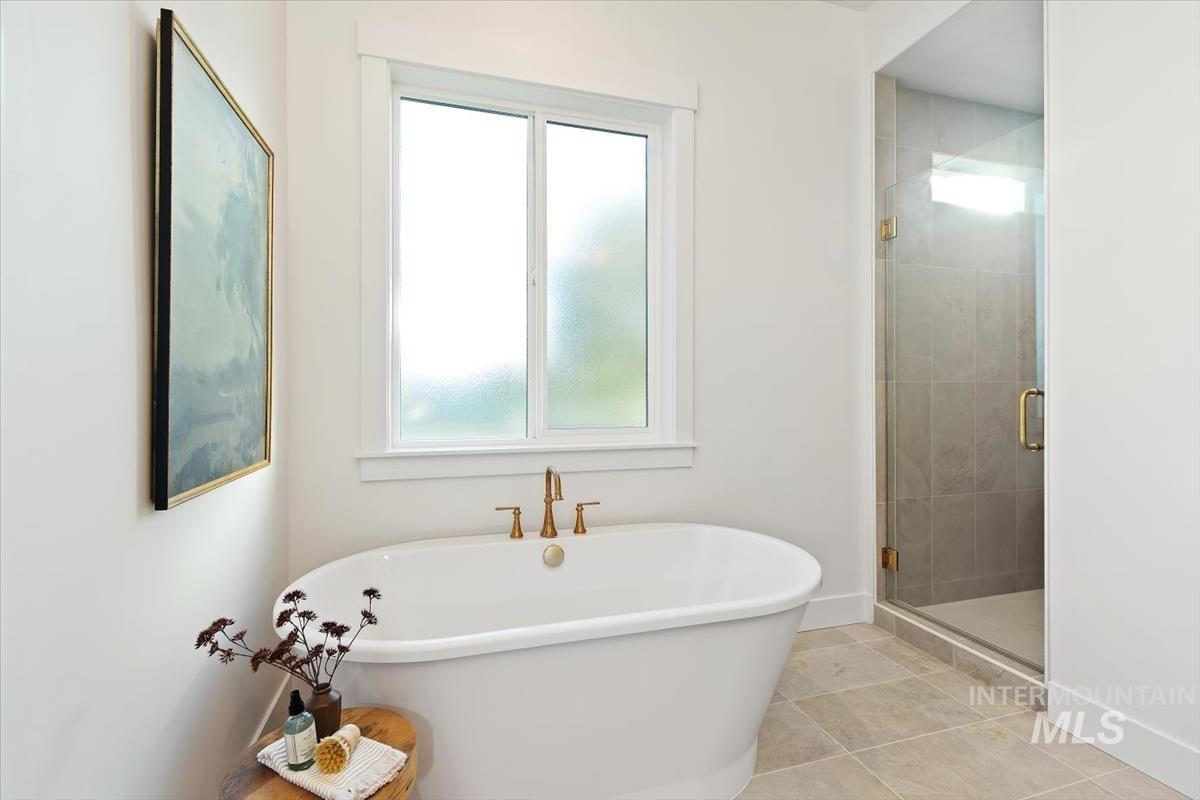 719 W Oak Springs Dr. Property Photo 17