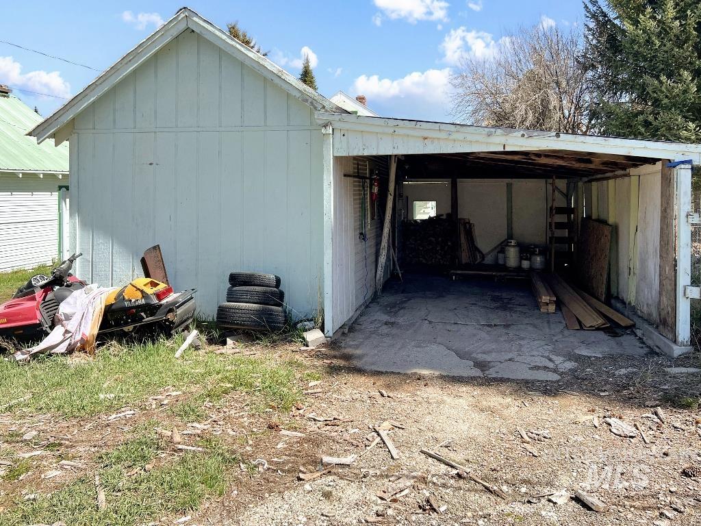 101 S Hillcrest Rd Property Photo 13