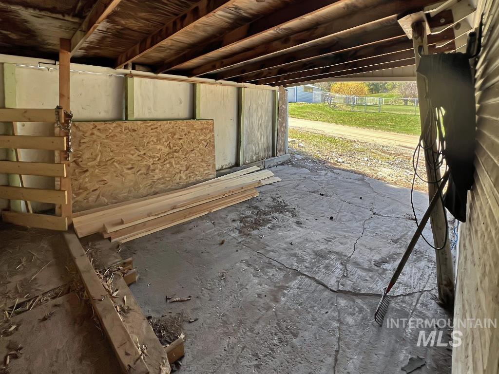 101 S Hillcrest Rd Property Photo 14