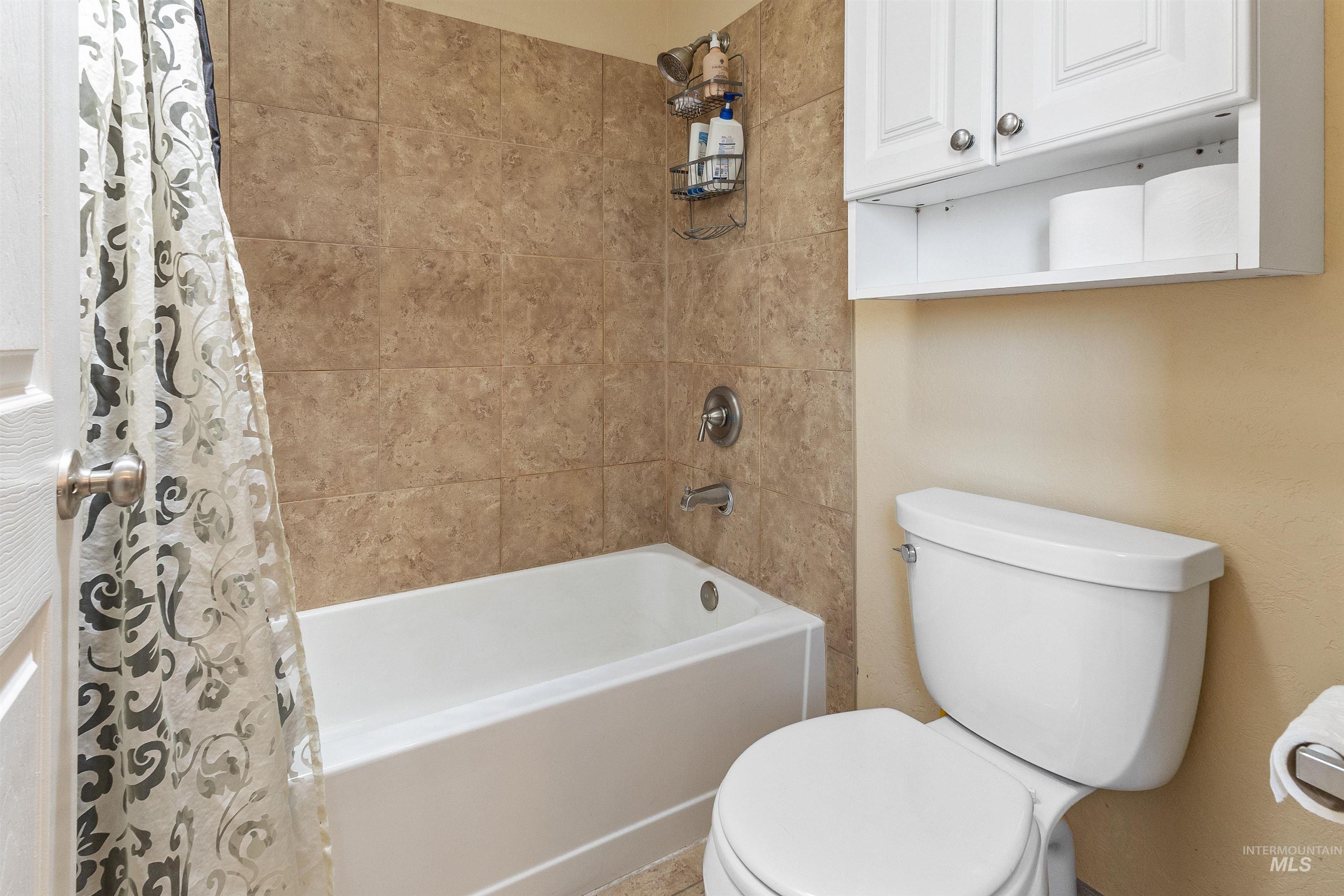 2425 N Redway Road Property Photo 10