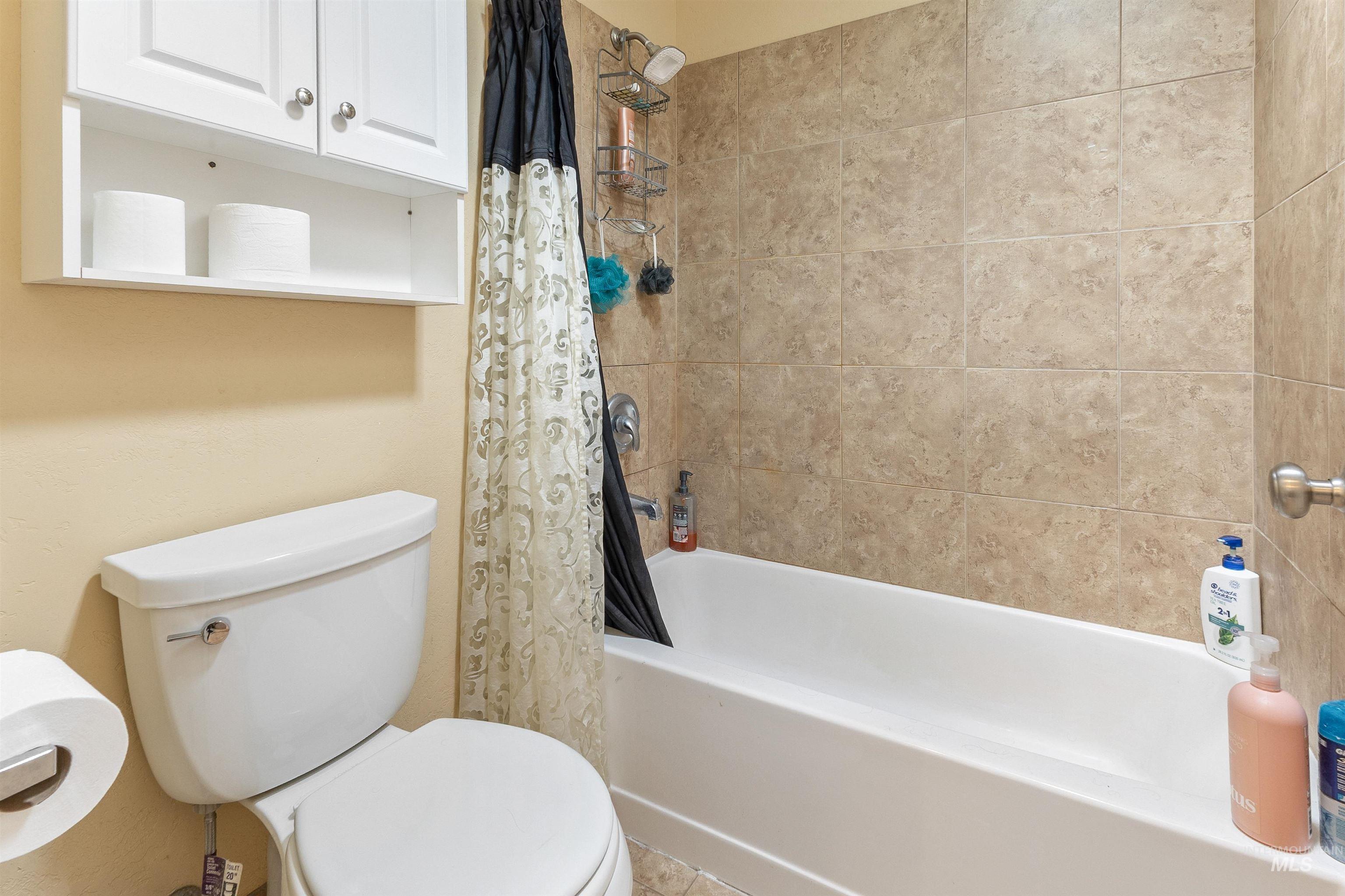2425 N Redway Road Property Photo 12