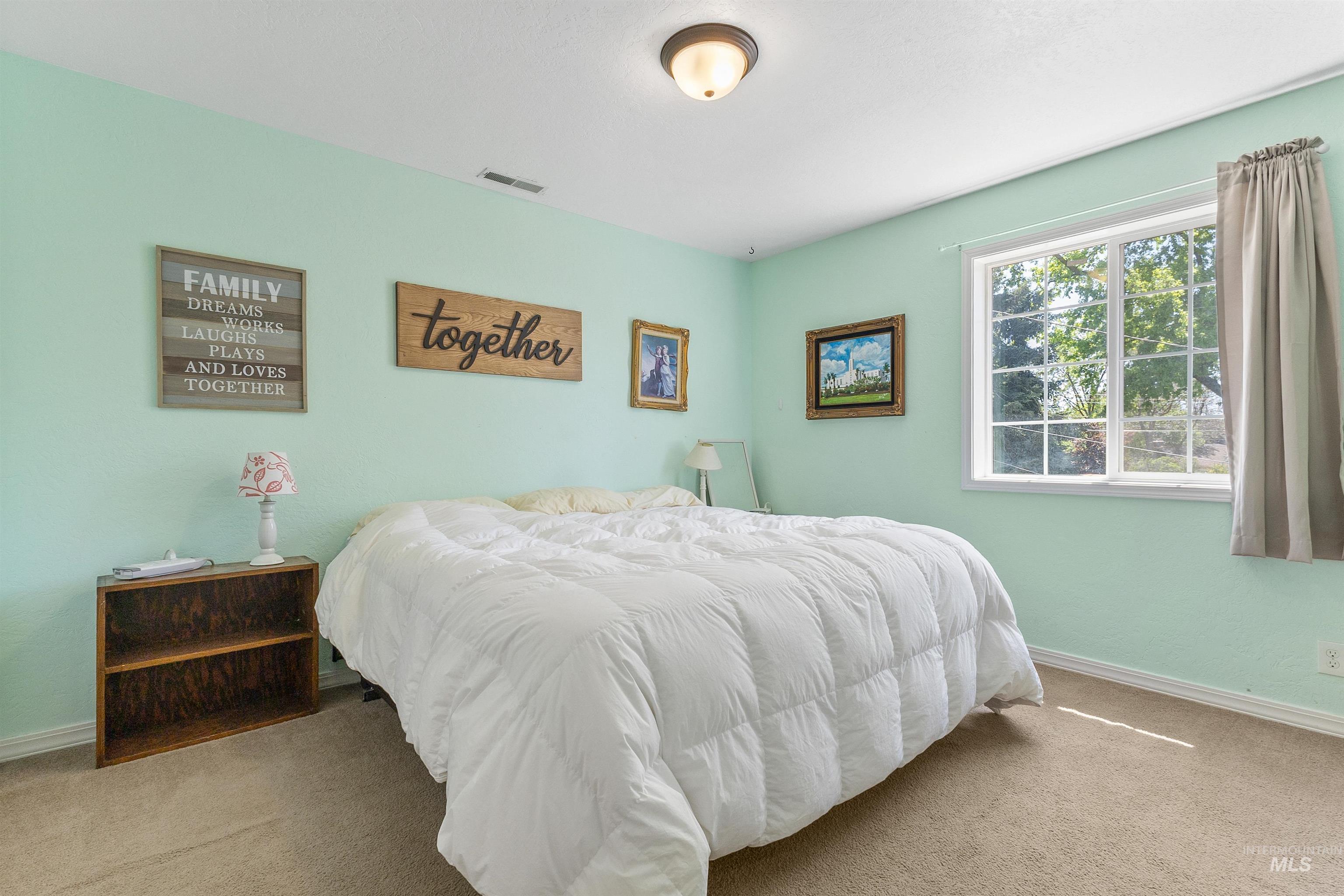 2425 N Redway Road Property Photo 16