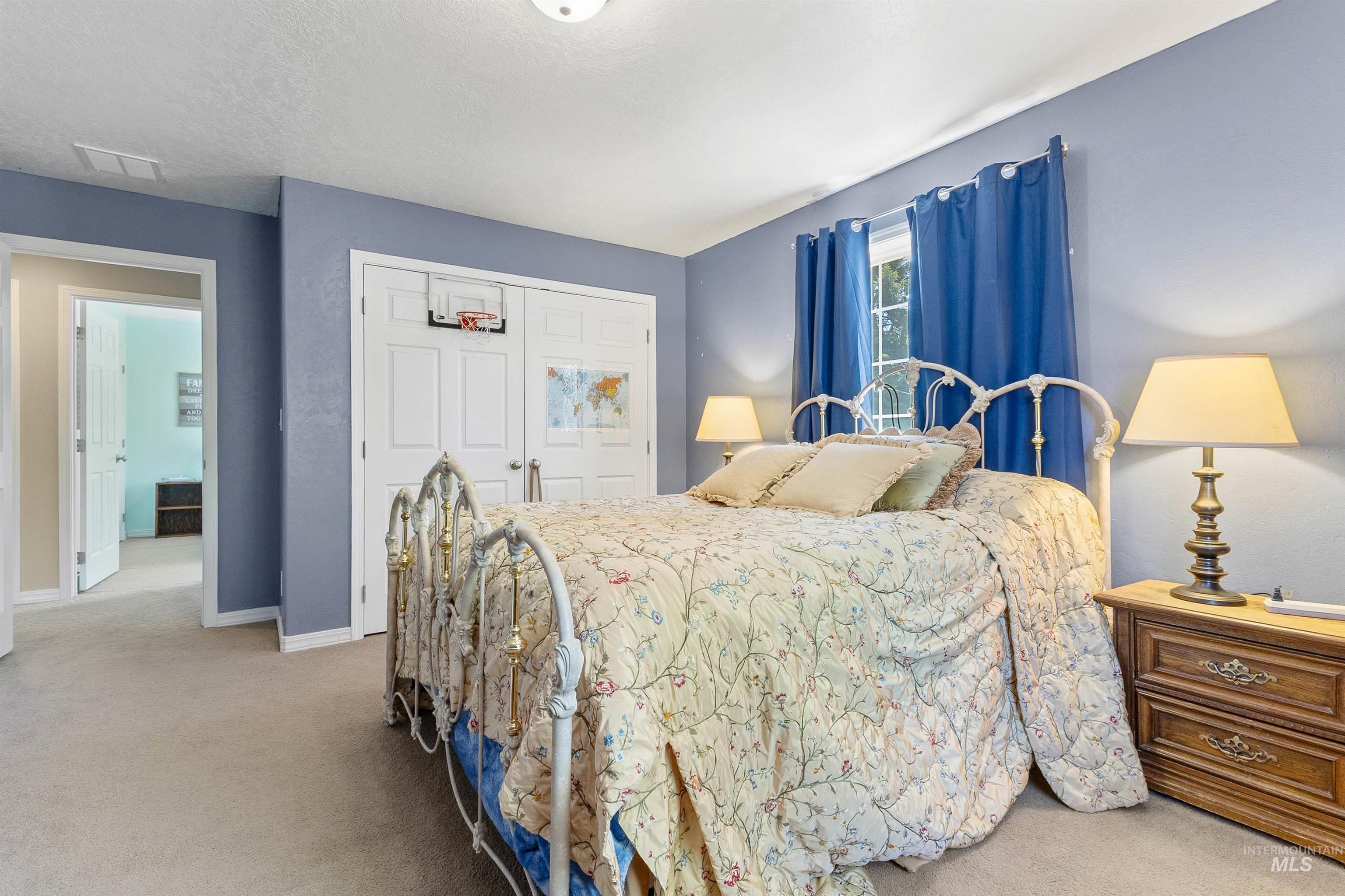 2425 N Redway Road Property Photo 17
