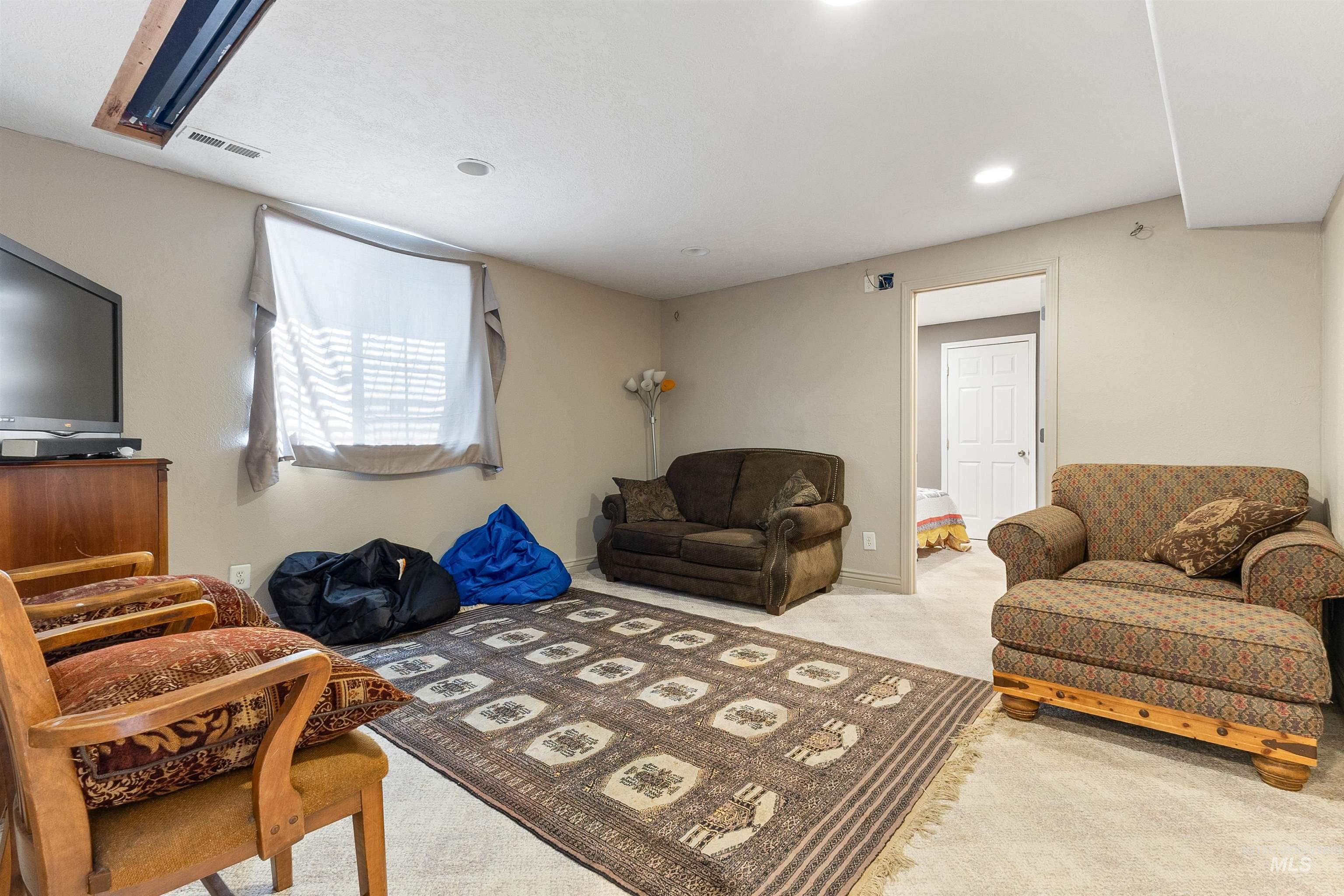 2425 N Redway Road Property Photo 27