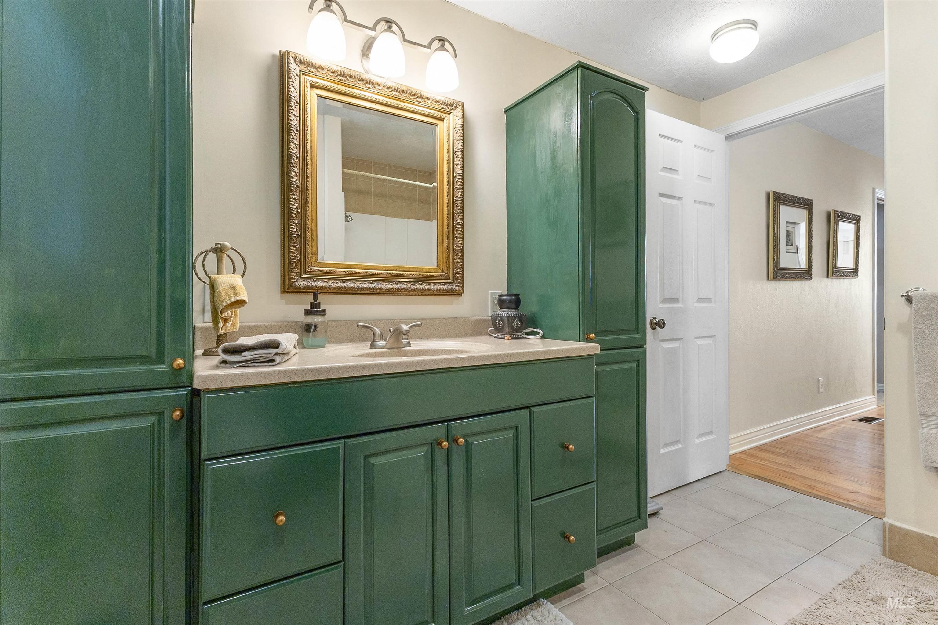 2425 N Redway Road Property Photo 32