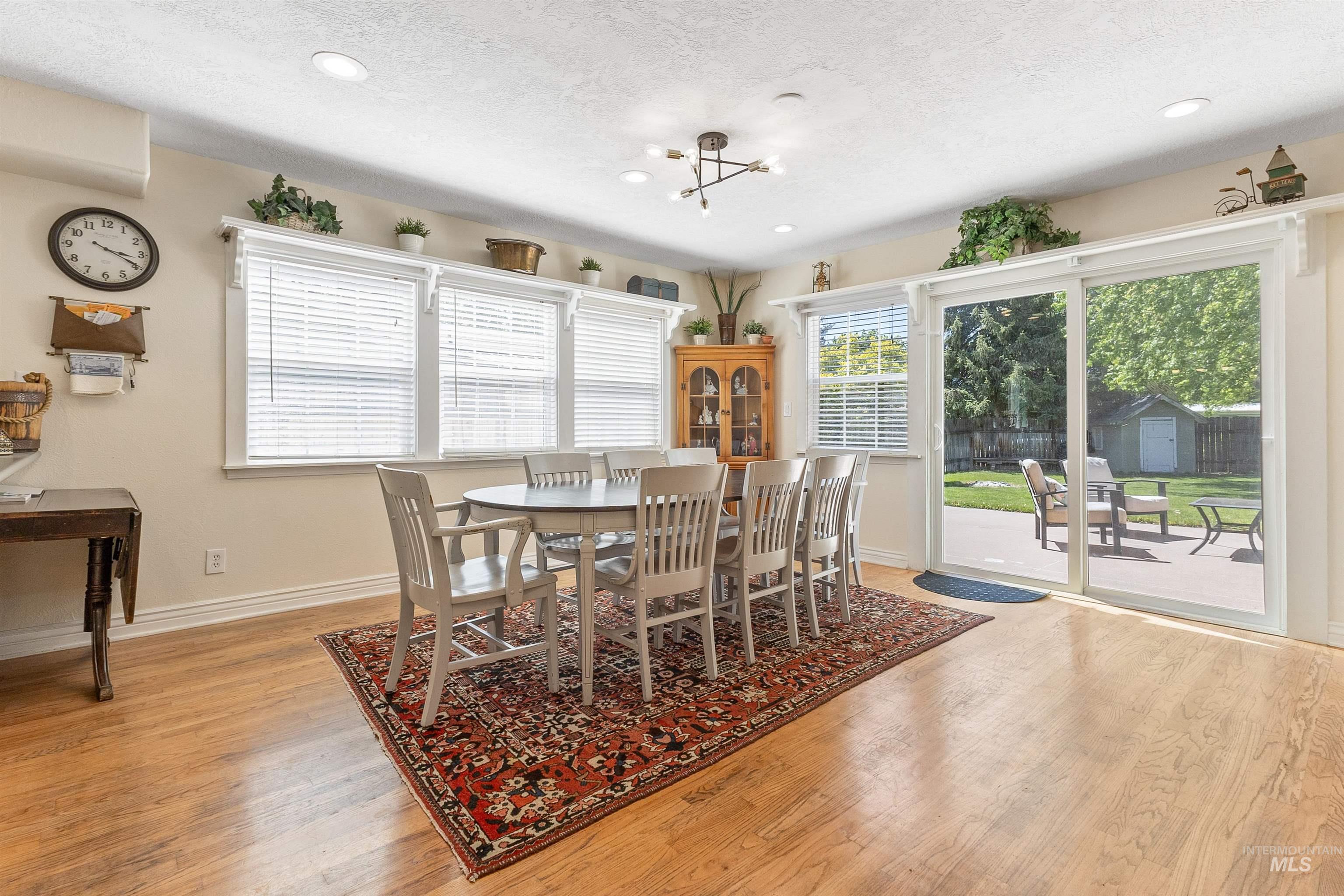 2425 N Redway Road Property Photo 38