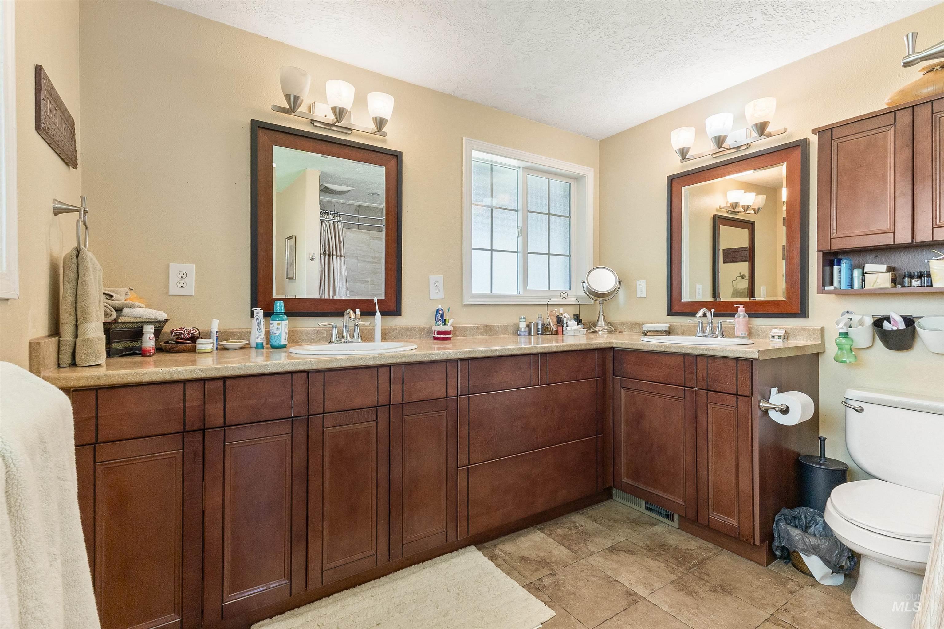 2425 N Redway Road Property Photo 42