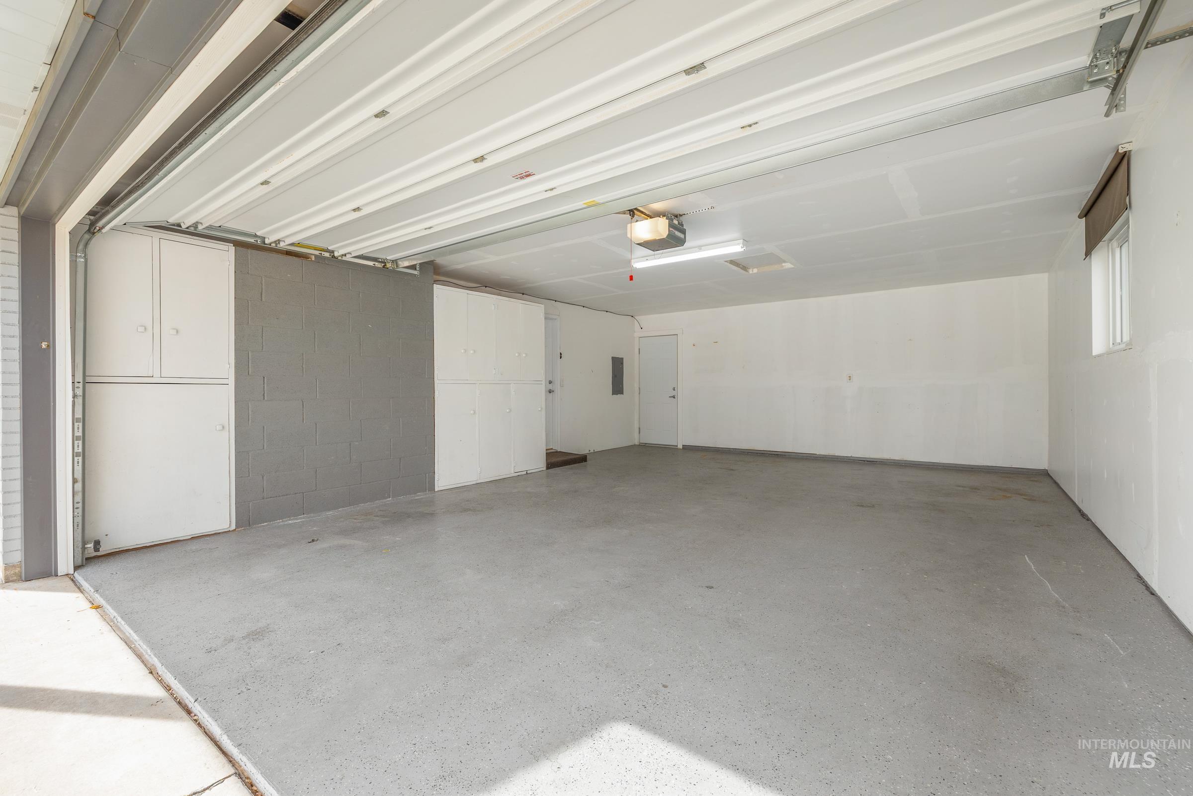 6809 W Brentwood Dr Property Photo 31