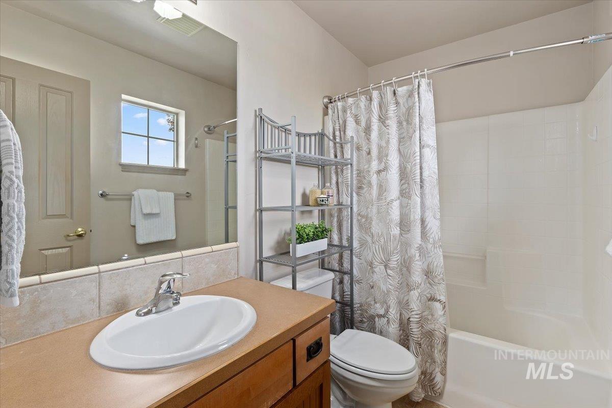 2274 Eastwood Rd Property Photo 25