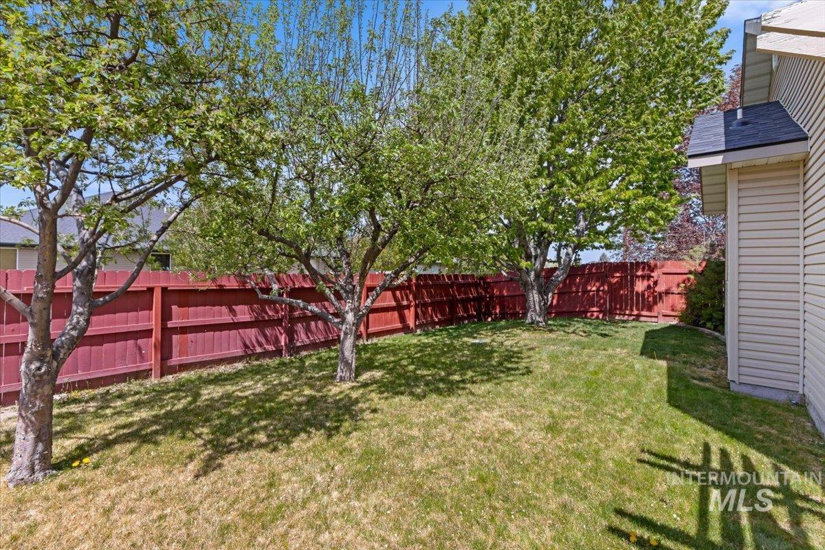 2274 Eastwood Rd Property Photo 33