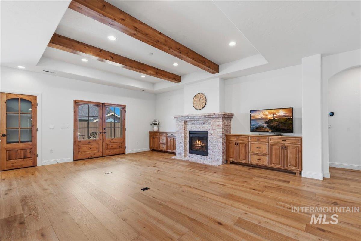2016 E Mainacht St Property Photo 4