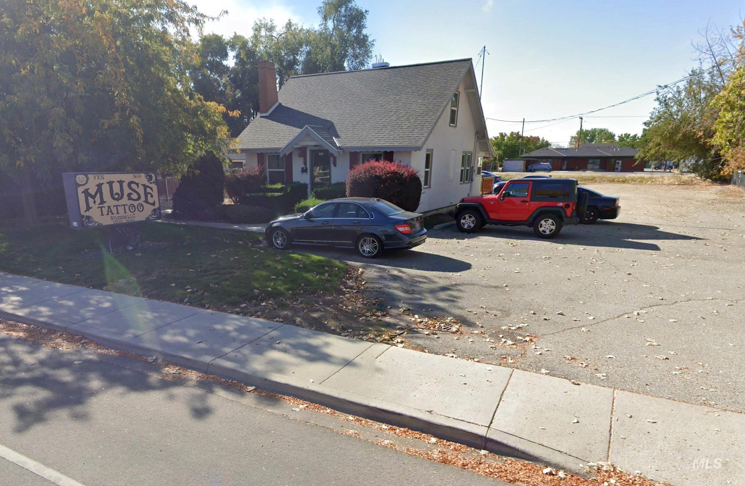 1505 N Main Street Property Photo 3