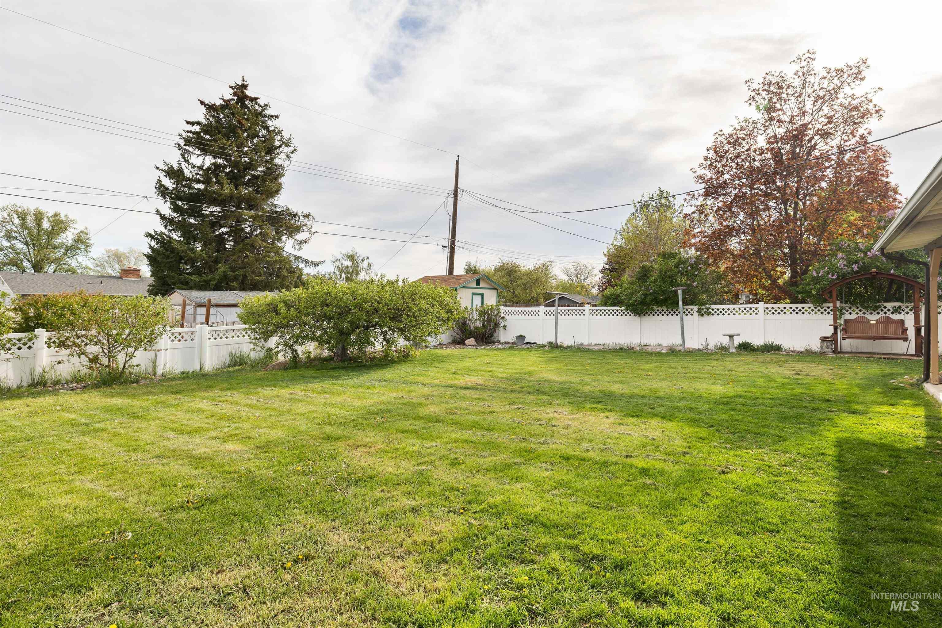1969 9th Ave E Property Photo 24