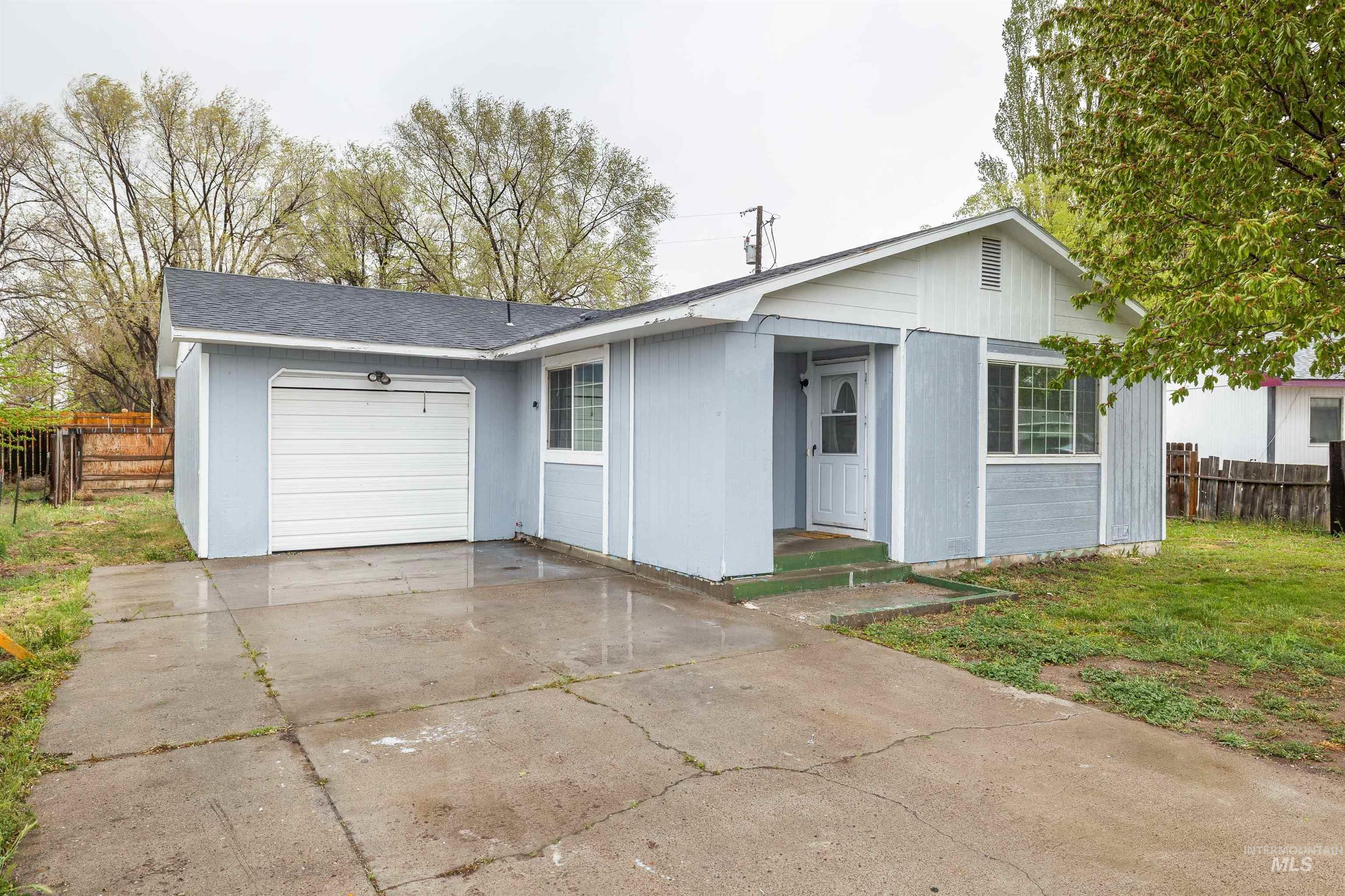 1850 18th Circle Drive Property Photo 1