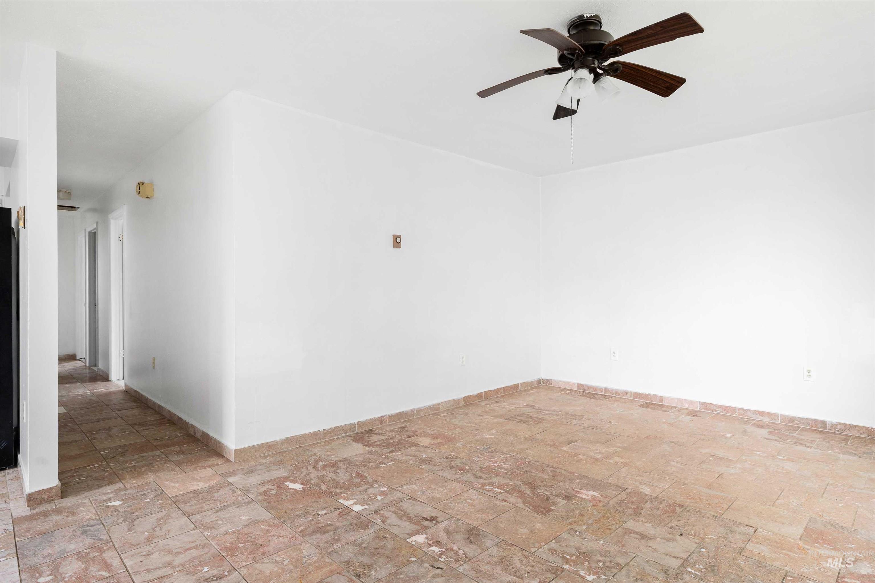 1850 18th Circle Drive Property Photo 4