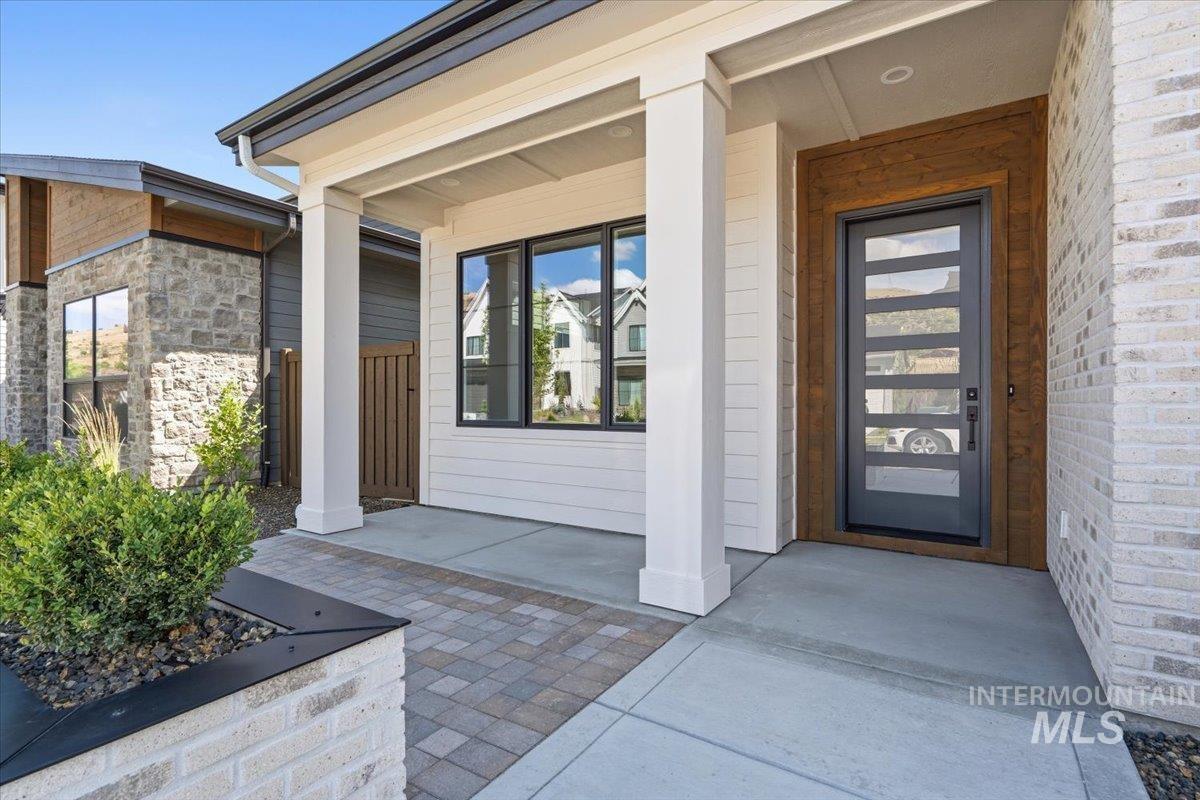 11741 N Rabbitbrush Way Property Photo 3