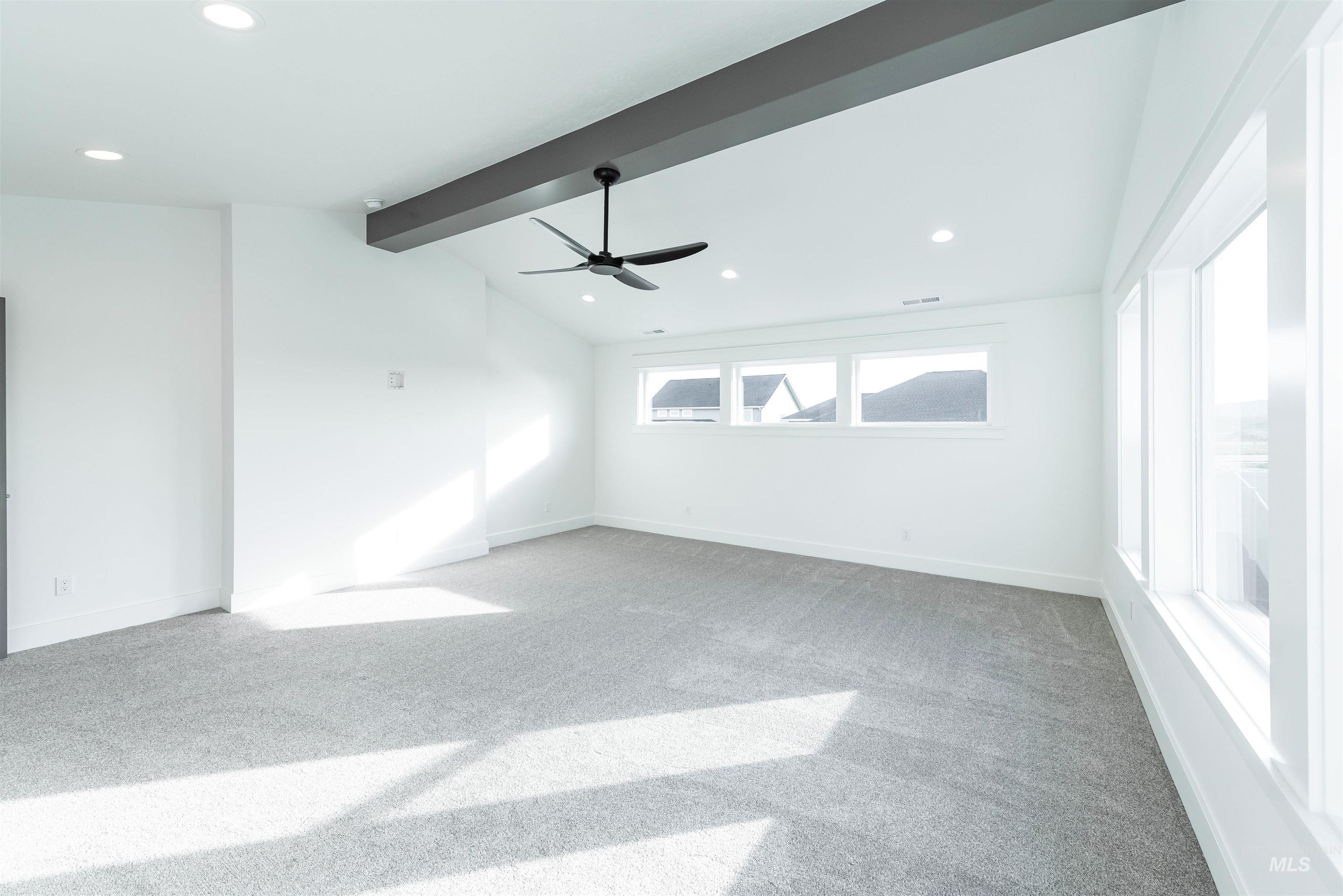 390 S Diesel Way Property Photo 32