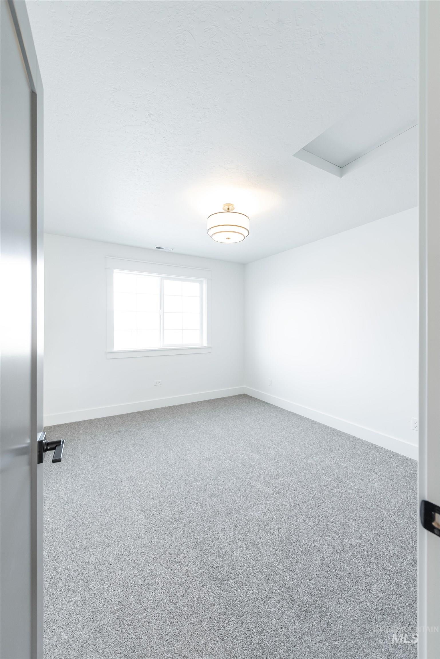 390 S Diesel Way Property Photo 36