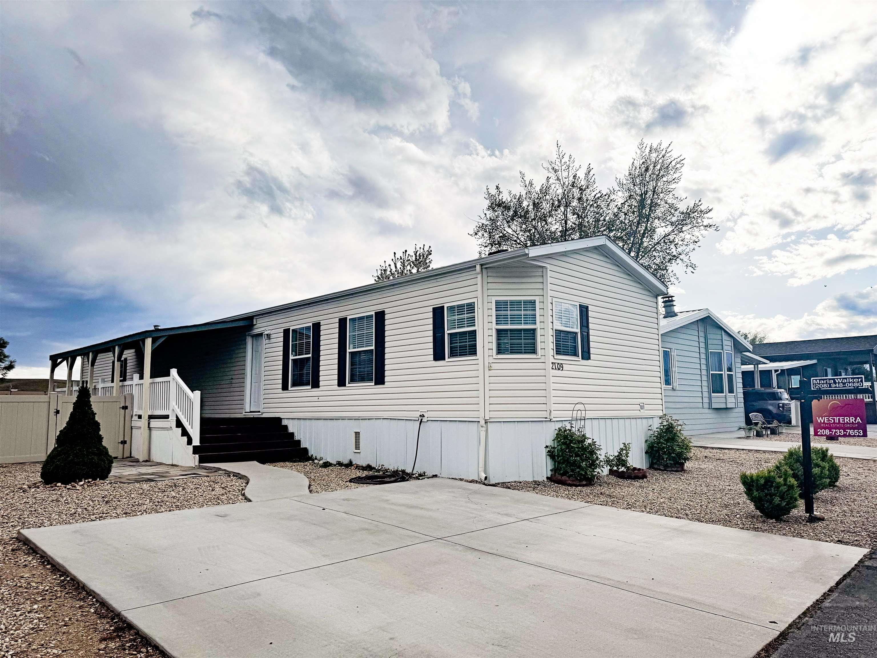 2109 Blue Sage Lane Property Photo 1