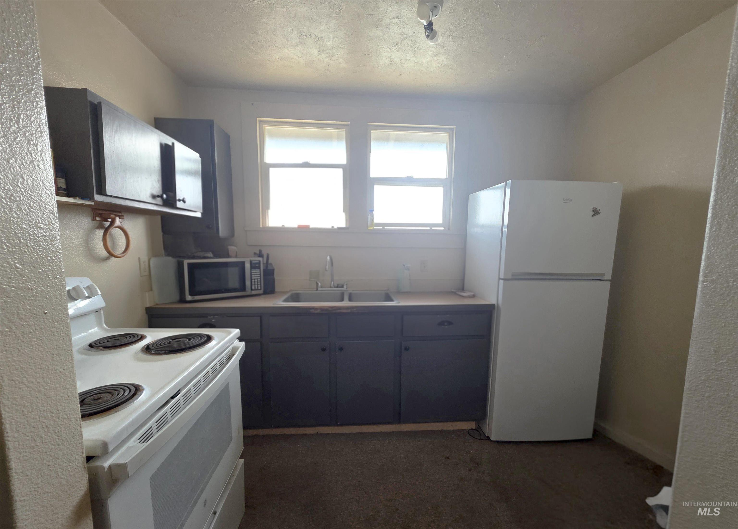 413 & 415 3rd Ave N Property Photo 6