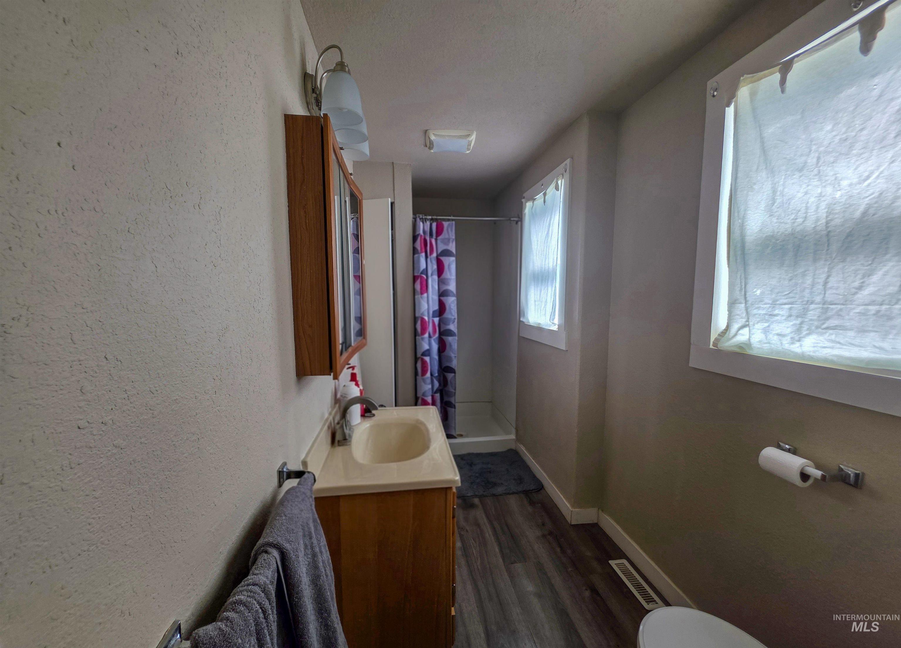 413 & 415 3rd Ave N Property Photo 10
