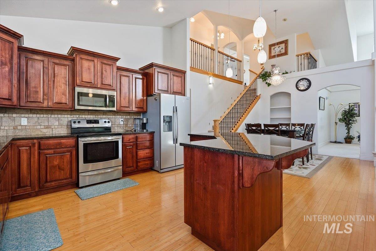 1446 Riverbend Pl Property Photo 7