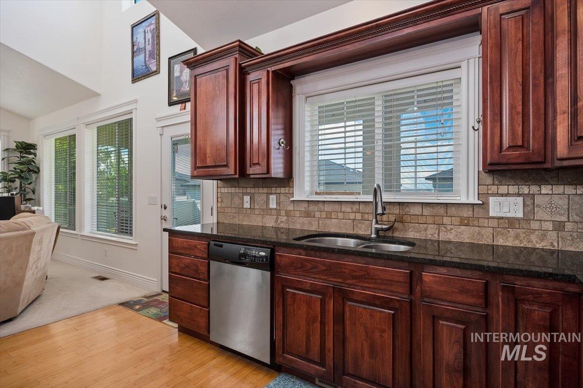 1446 Riverbend Pl Property Photo 8