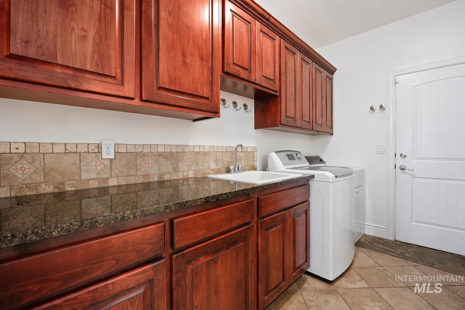 1446 Riverbend Pl Property Photo 28