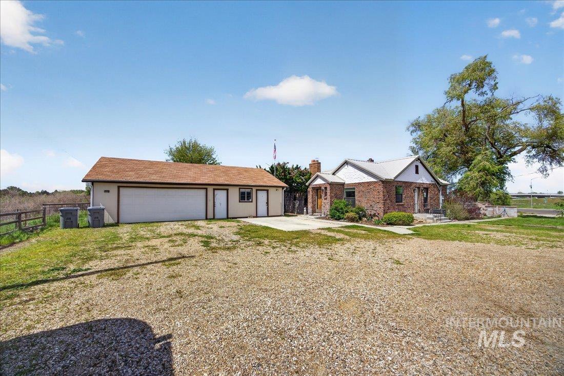 1003 Southside Blvd Property Photo 3