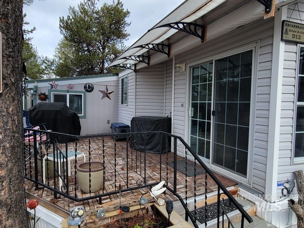 12 D Street Property Photo 1