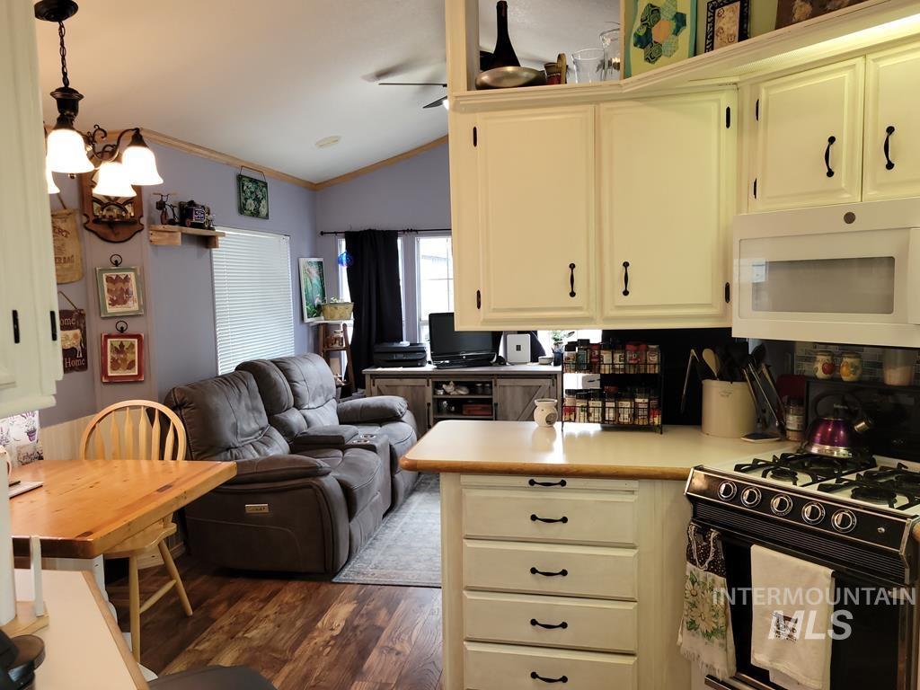 12 D Street Property Photo 7