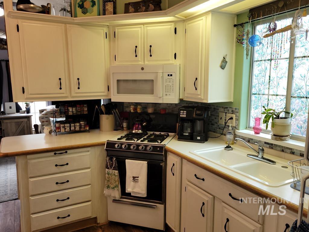 12 D Street Property Photo 11