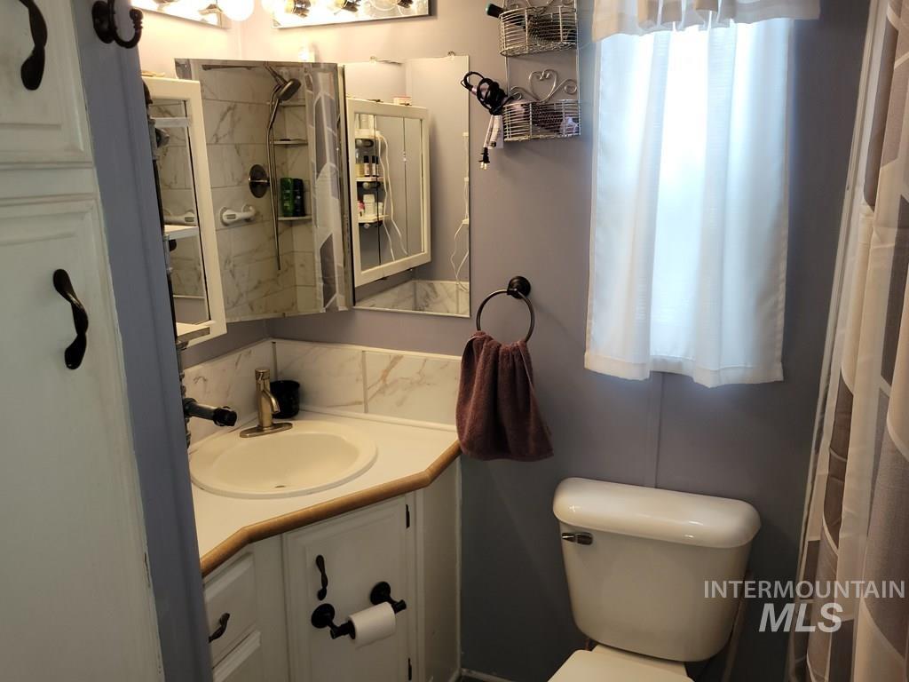 12 D Street Property Photo 13