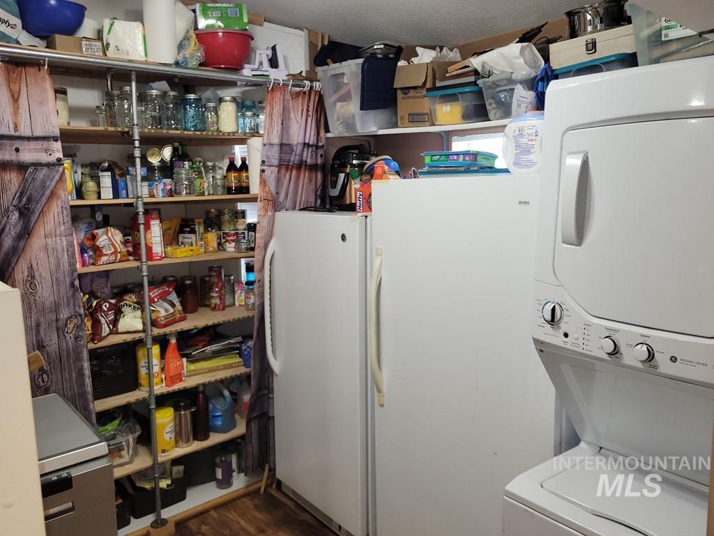 12 D Street Property Photo 16