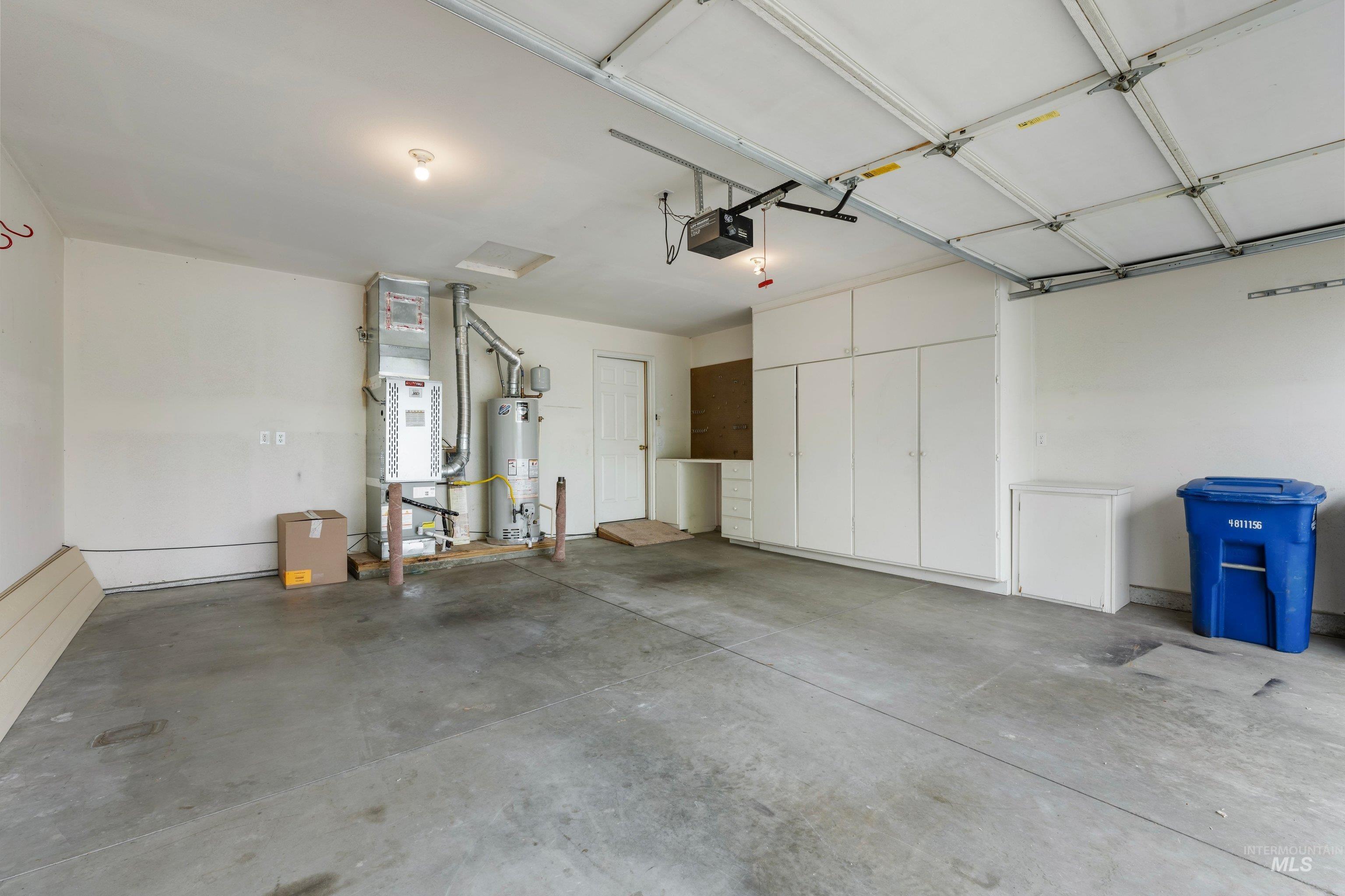 819 N Bristol Street Property Photo 25