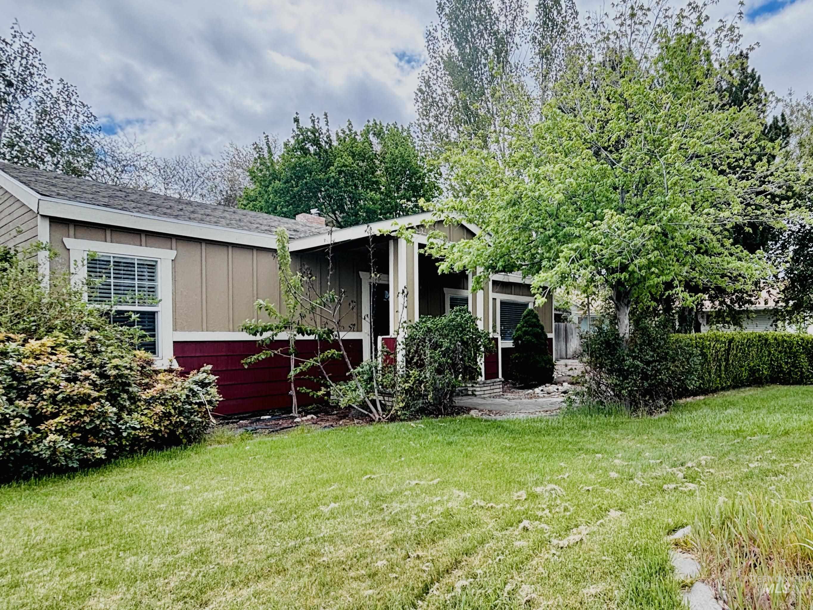 898 Wendell St. Property Photo 1