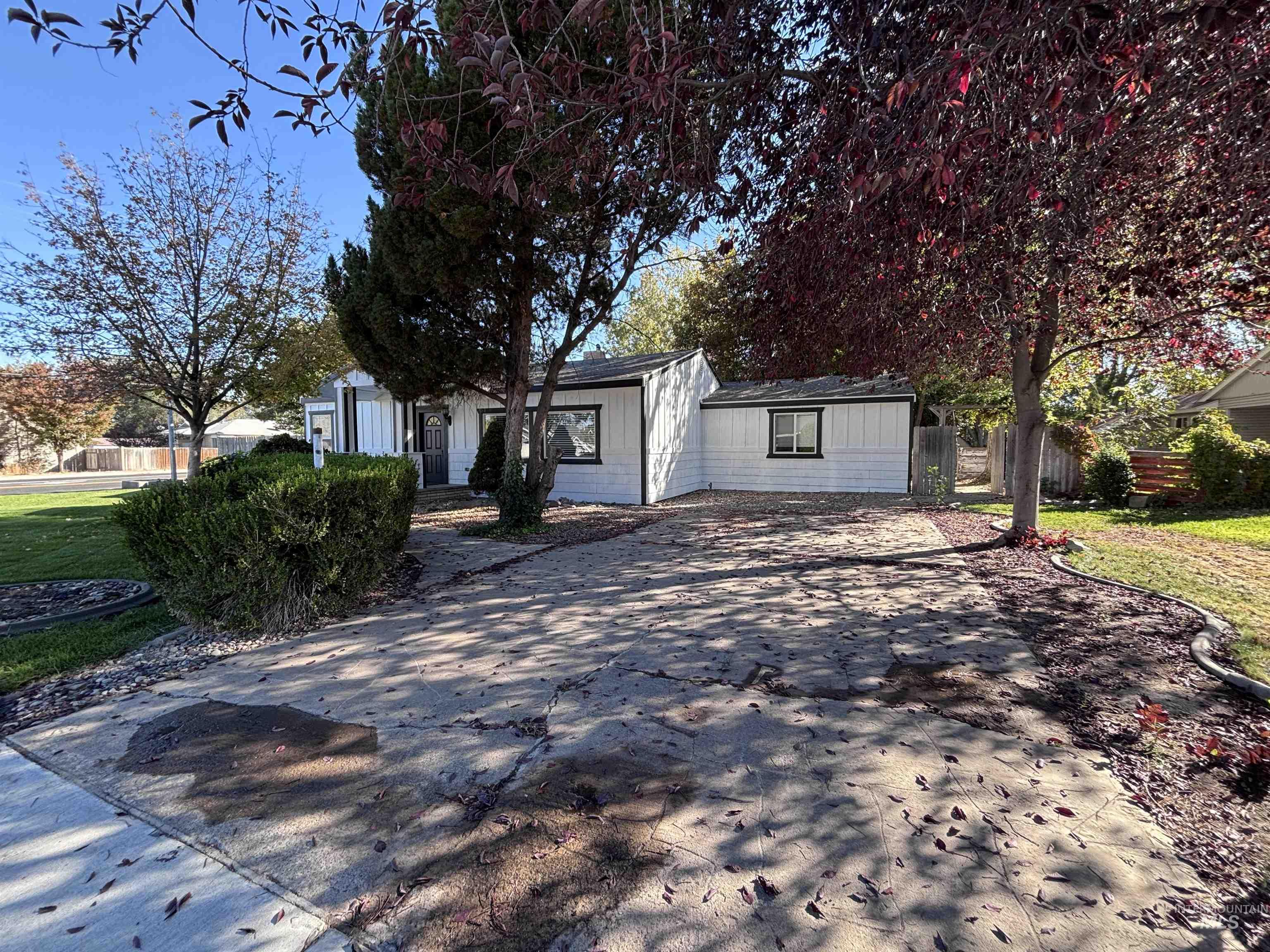 898 Wendell St. Property Photo 1