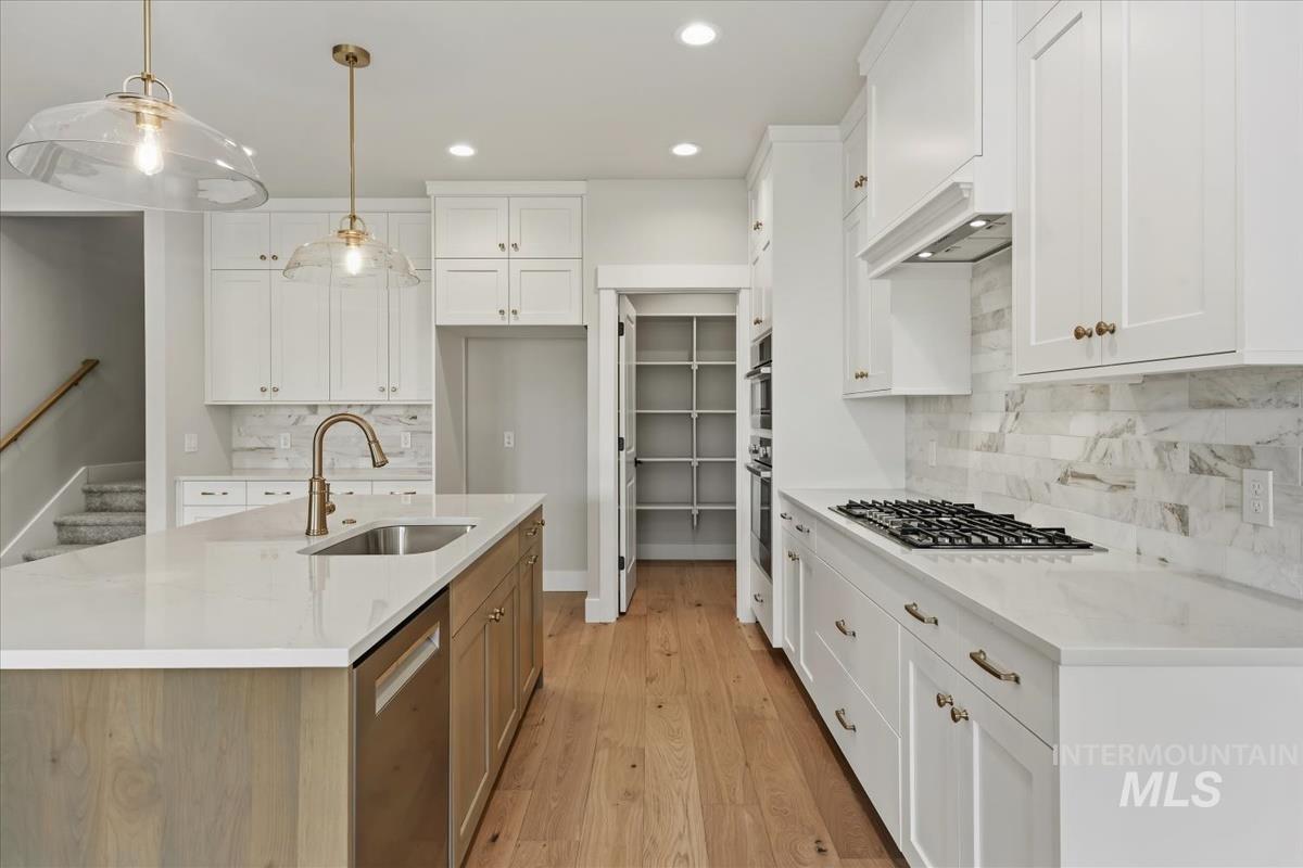 2125 E Padstow St. Property Photo 11