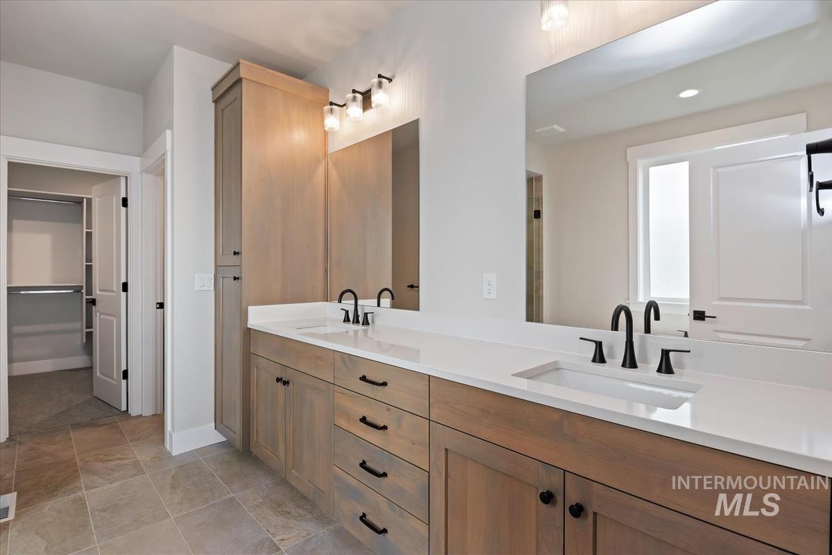 2125 E Padstow St. Property Photo 24