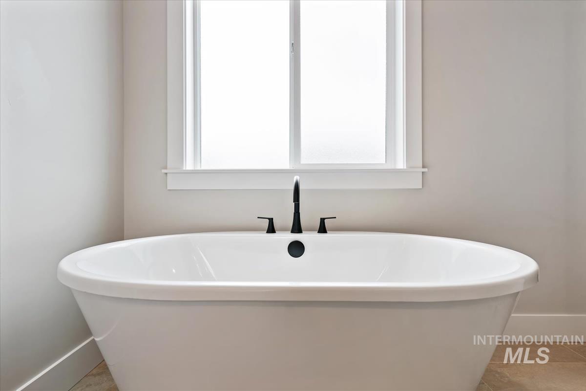2125 E Padstow St. Property Photo 26