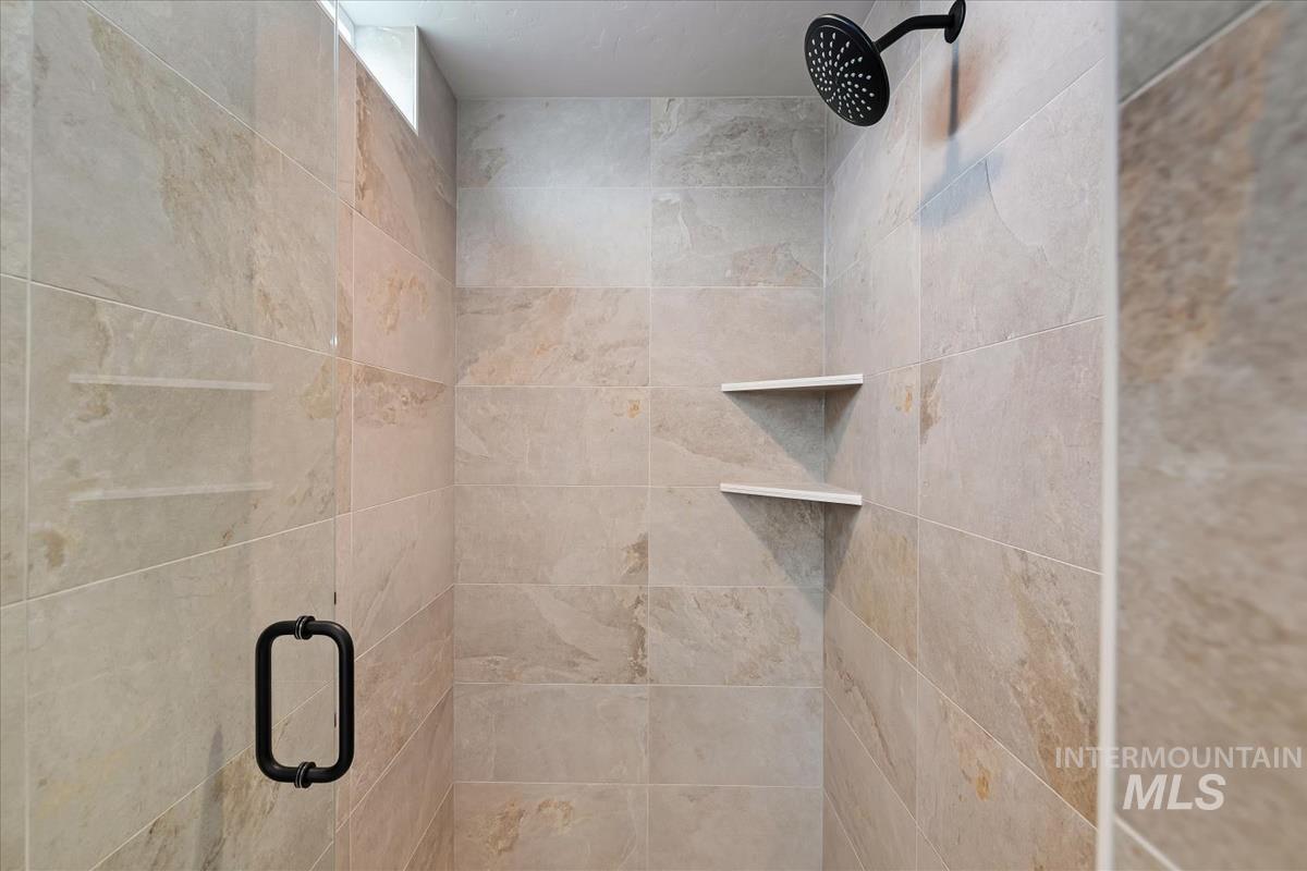 2125 E Padstow St. Property Photo 27