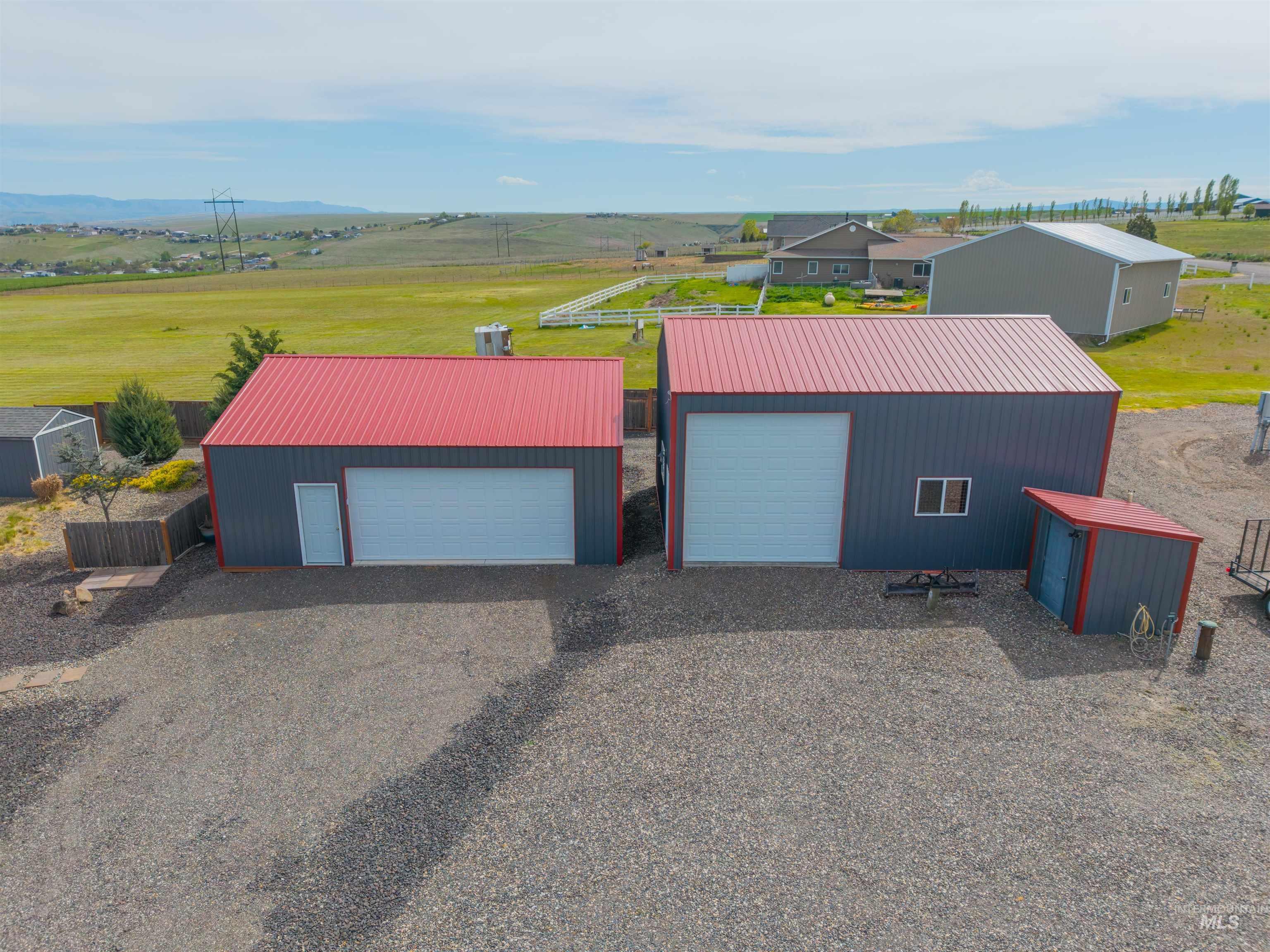 1555 Amity Lane Property Photo 4