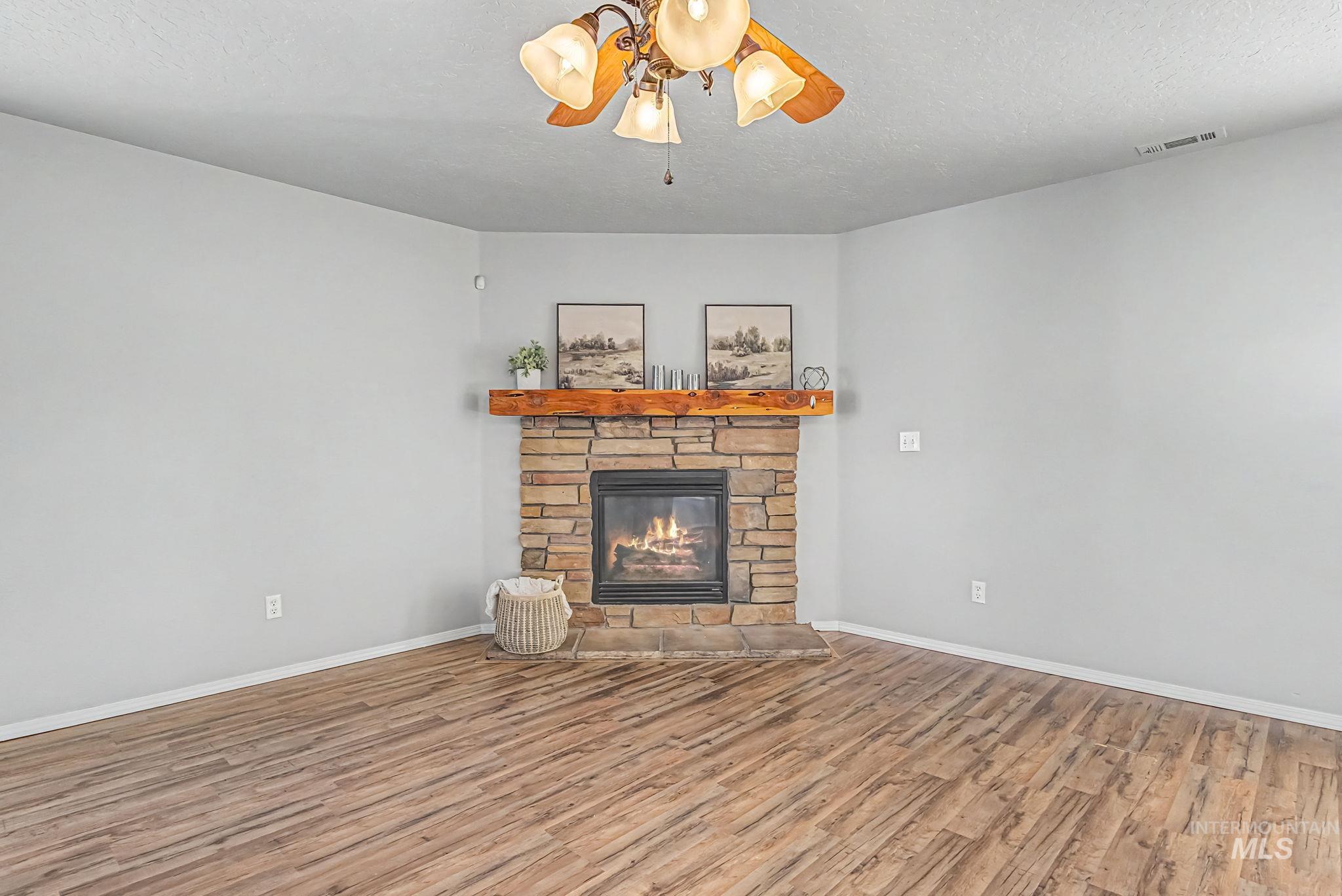 1103 N Cambrick Drive Property Photo 11
