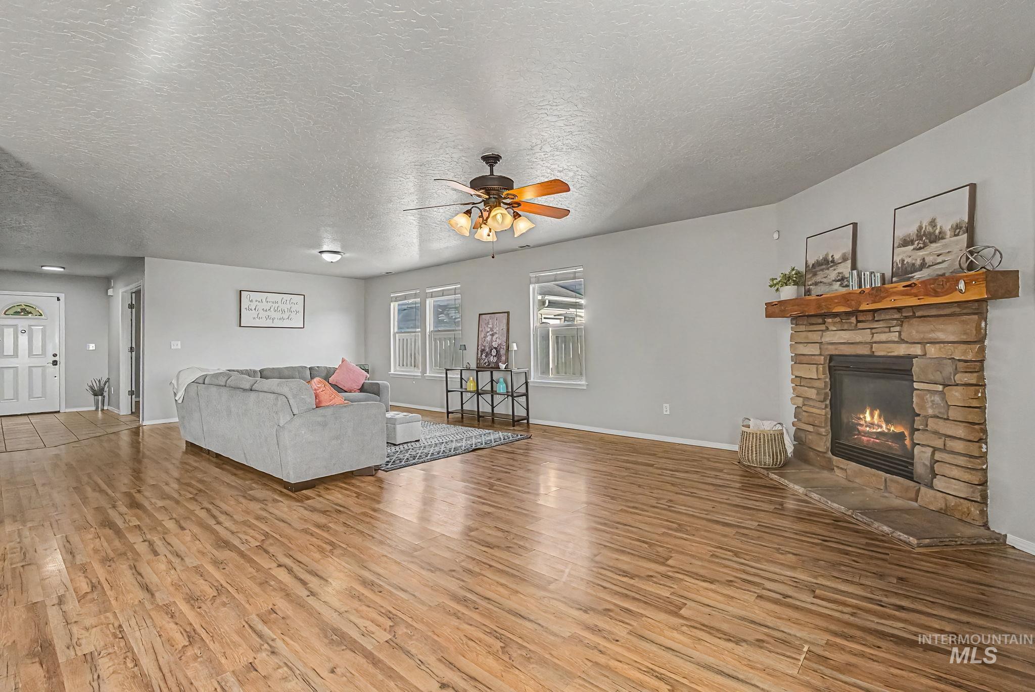 1103 N Cambrick Drive Property Photo 14