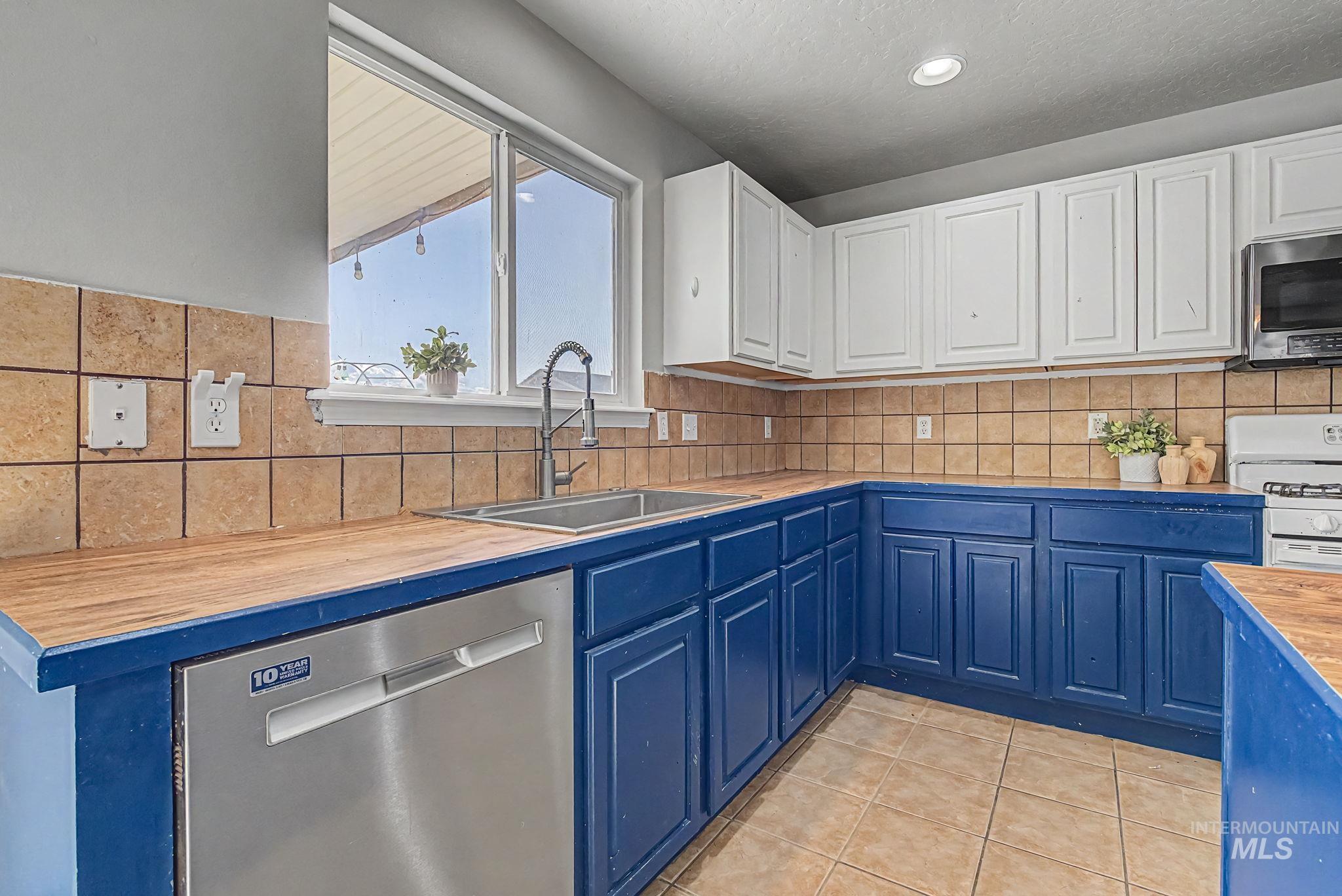 1103 N Cambrick Drive Property Photo 18