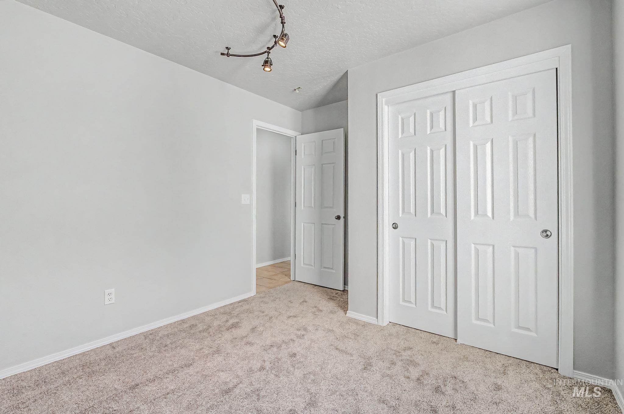 1103 N Cambrick Drive Property Photo 23