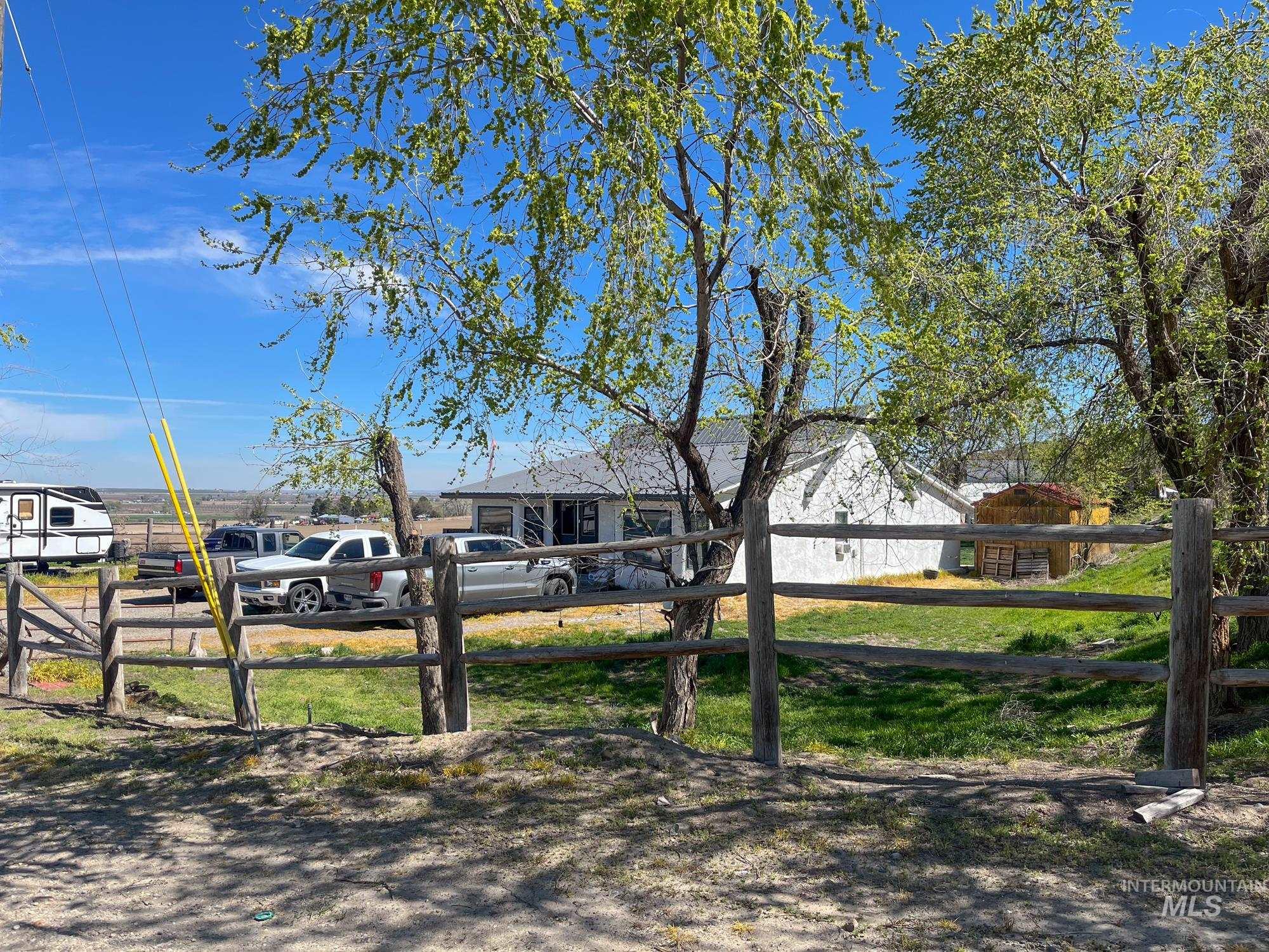 1576 N Stateline Rd Property Photo 2