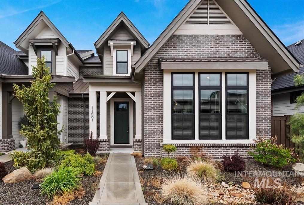 11661 N 23rd Ave Property Photo 1
